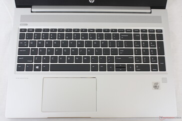 La sensación del teclado y el diseño siguen siendo idénticos a los del 2019 ProBook 450 G6