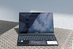 El Asus ZenBook Flip 13 UX363 a la luz del sol