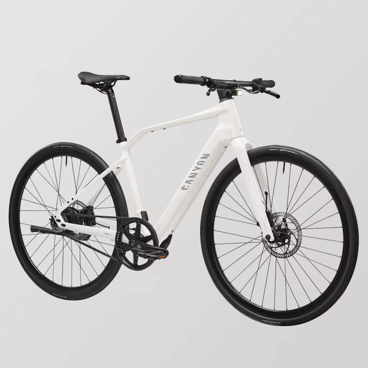 A simple vista, la bicicleta no parece una bicicleta eléctrica