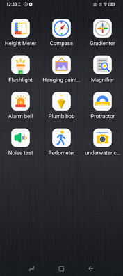 Existen herramientas como la brújula digital, algunas un poco efectistas, como la del medidor de altura. (Fuente de la imagen: Sergey Tarasov - Notebookcheck)