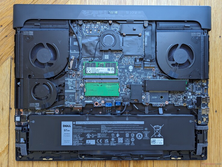 Alienware m18 R2