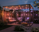 Philips Hue está ampliando su gama de luces Festavia, entre las que se incluyen las guirnaldas de luces esféricas para exteriores que se muestran en la imagen.