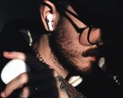 Una de las próximas generaciones de AirPods contará con una cámara de inteligencia visual, tal y como se muestra en un vídeo filtrado de Apple descubierto en macOS.