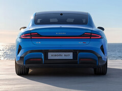 Xiaomi SU7 (2026) en el nuevo color Capri Blue: La berlina deportiva eléctrica recibe algo más que un pequeño lavado de cara. (Fuente de la imagen: Xiaomi)