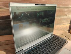 Ver al aire libre bajo el sol