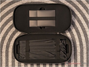 El teclado Hyzen y sus accesorios se guardan de forma segura dentro del estuche.