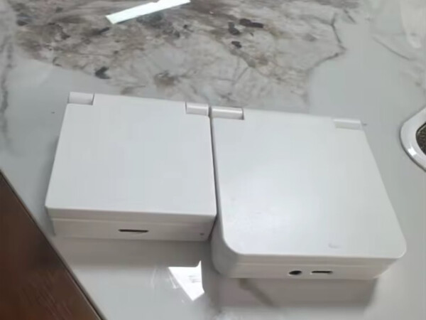 El Miyoo Mini Flip y el Miyoo Flip cuando están cerrados. (Fuente de la imagen: vía Miyoo Mini Stock Alerts)