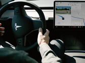 Ya hay un nuevo vídeo tutorial sobre el Piloto Automático (imagen: Tesla/YT)