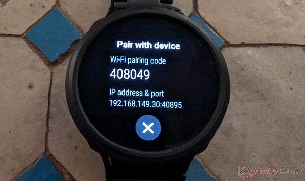 La pantalla de emparejamiento ADB inalámbrico en un Samsung Galaxy Watch 4 (Fuente: Notebookcheck)