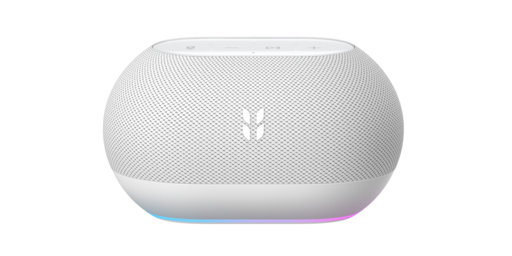 El altavoz inteligente cuenta con una tira de luces RGB en la parte inferior