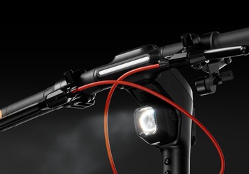 El patinete eléctrico Segway Max G3 Plus cuenta con un faro delantero de 6 vatios que se enciende automáticamente.