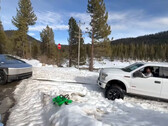 El Ford F-150 recibe la ayuda de Cybertruck (imagen: Cars9to5/YT)