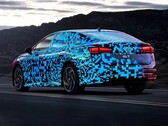 El VW ID.7, fuertemente camuflado, ha sido desenmascarado por talentosos diseñadores gráficos (Imagen: Volkswagen)