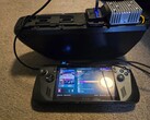 Un ASUS ROG Ally X conectado a una batería grande de eBike usando un convertidor reductor de voltaje DIY, demostrando un mod de potencia extendida exitoso. (Fuente de la imagen: DoggoLord27 vía r/ROGAlly)