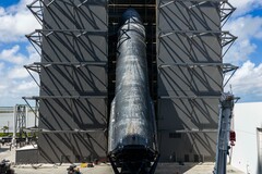 Ship 40 entra en el hangar Megabay de SpaceX en Starbase casi tres meses después del lanzamiento.