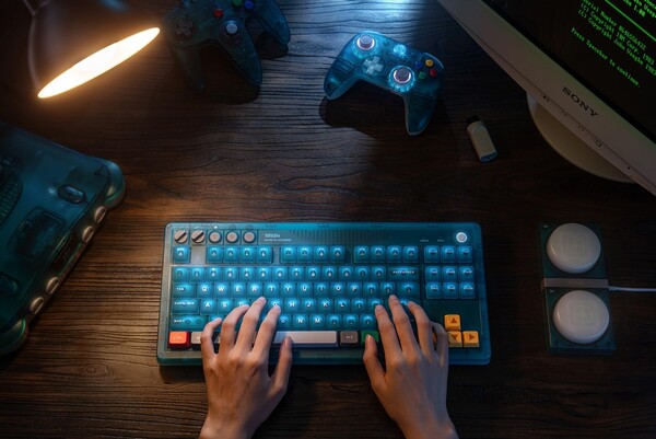 El teclado mecánico Retro 87, edición N64, cuenta con interruptores personalizados.