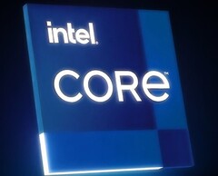 Intel podría por fin igualar el rendimiento multinúcleo de AMD... un año después. (Fuente de la imagen: Explica.co)