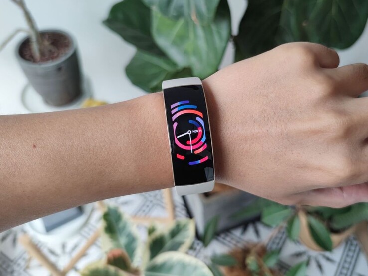 El Amazfit X está disponible en dos colores. (Fuente de la imagen: Xiaomi)