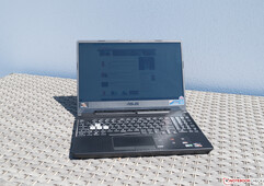 Asus TUF FA506IV en el sol