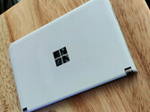La Surface Duo 'Cronos' comparte su diseño con la Surface Duo 2. (Fuente de la imagen: eBay vía Windows Central)