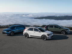 Las tres versiones del Kia Niro 2023 saldrán a la venta en Norteamérica este verano. (Fuente de la imagen: Kia)