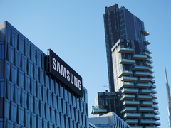 Samsung afirma que su nueva tecnología ha sido desarrollada en colaboración con Medical AI. En la imagen, el logotipo de Samsung en un edificio. (Fuente de la imagen: Babak Habibi en Unsplash)