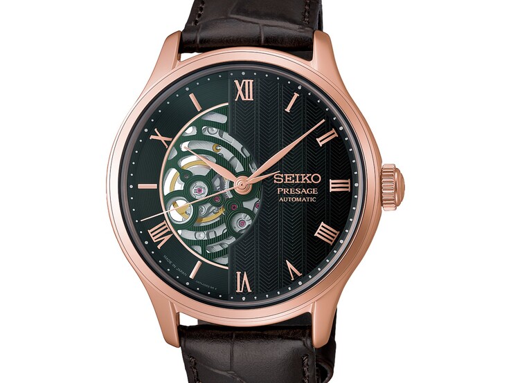 Primer plano de la esfera verde del Seiko Presage HCB007, en el que se aprecia su patrón geométrico texturizado