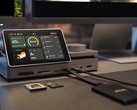 No hay nada mejor que esto: el Pexarbolt Ultra es una base de conexión Thunderbolt 5 con pantalla táctil y, posiblemente, la selección de puertos más completa del mercado.