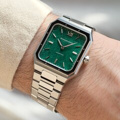 El Scarifour de jade verde presenta una resistencia al agua de 50 m (50 bar) (Fuente de la imagen: Benjamin James Watches)