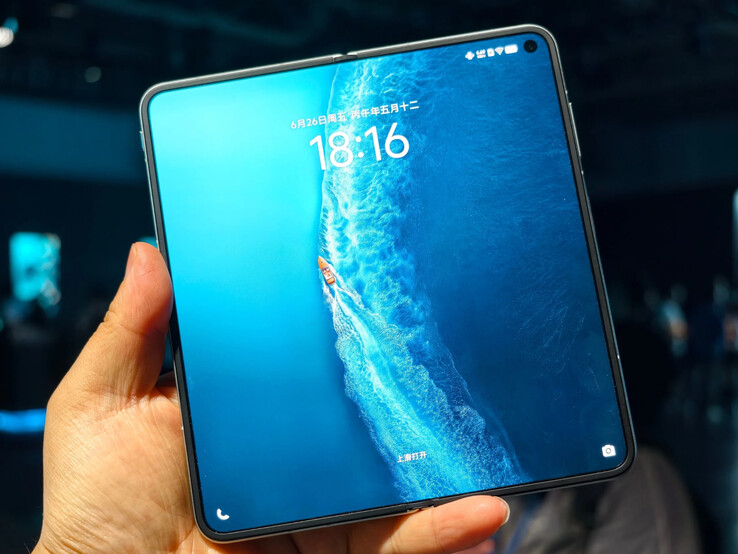 El Vivo X Fold6 cuenta con la certificación IP59.