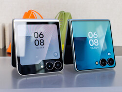 Samsung Galaxy Z Flip7 (derecha) comparado con el Flip7 FE (izquierda)
