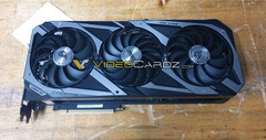 El ASUS ROG Strix GeForce RTX 3090 tiene un diseño de triple ventilador (Fuente de la imagen: Videocardz)