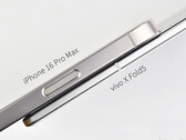 El Vivo X Fold5 parece tener unos 9,2 mm de grosor cuando está cerrado. (Fuente de la imagen: Vivo)