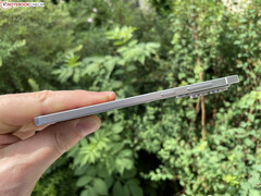El smartphone ultrafino de Xiaomi, ahora cancelado, habría desafiado al Galaxy S25 Edge (en la imagen).