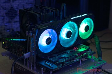 El KFA2 GeForce RTX 4070 EX Gamer durante la prueba de emisión de ruido