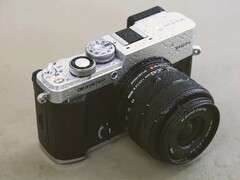 El diseño de la OM Pen se inspira en la Olympus Pen de 1959.