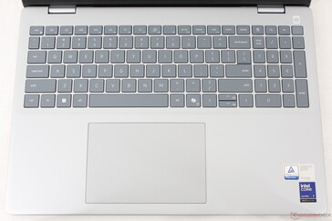 Teclado similar al del Inspiron 16 Plus pero con teclado numérico integrado
