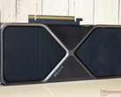 Los 24 GB de VRAM de la RTX 5090 móvil pueden ayudarla a superar a la RTX 5070 de sobremesa en resoluciones y ajustes gráficos más altos (Fuente de la imagen: Notebookcheck)