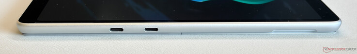 Lado izquierdo: 2 puertos USB-C 4.0 (40 Gbps, DisplayPort 1.4a, Power Delivery)