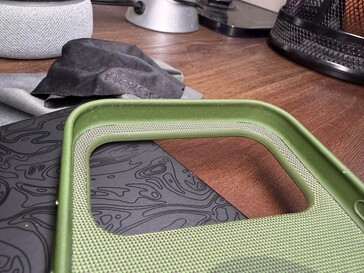 La funda TechWoven de Apple. (Fuente de la imagen: u/Jman42023)