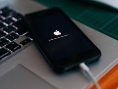 Apple ha lanzado oficialmente la actualización de iOS 14.8 para los iPhone (Imagen: Szabo Viktor)