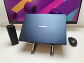 Energéticamente eficiente, pero no especialmente rápido: El Core Ultra 5 322 en el IdeaPad 5i 2 en 1 14