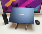 Energéticamente eficiente, pero no especialmente rápido: El Core Ultra 5 322 en el IdeaPad 5i 2 en 1 14