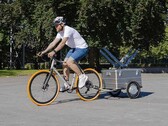 El Roland PAXXTER e es un remolque para bicicletas con asistencia de dos motores de 125W. (Fuente de la imagen: Roland)