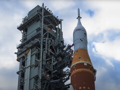 Artemis II con el logotipo de la ESA y el de la NASA (Fuente ESA vía YouTube)