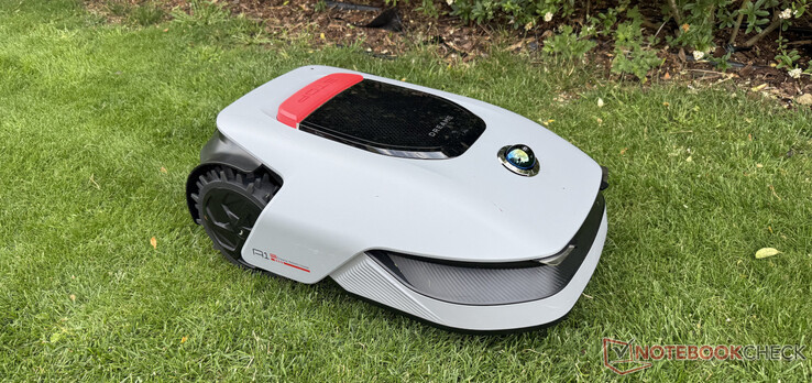 Robot cortacésped Dreame A1 Pro en funcionamiento