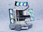 La última caja para PC de juegos de InWin pone el hardware a la vista (Fuente de la imagen: InWin)