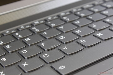 La respuesta de teclado no es tan firme ni tan satisfactoria como para escribir en comparación con los portátiles ThinkPad de gama alta de la serie T.