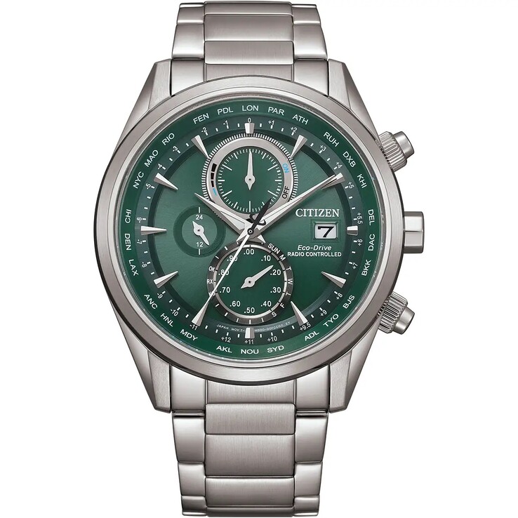 Citizen AT8260-85x con esfera verde, tres subesferas, caja de acero inoxidable y brazalete de tres eslabones.