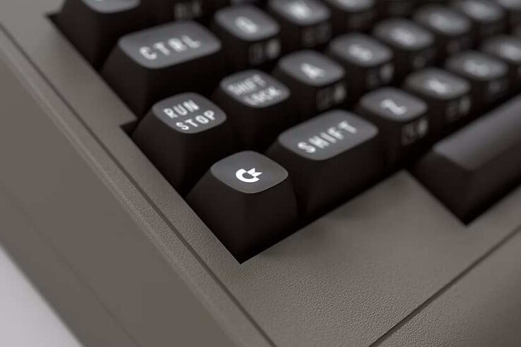 Se instala un teclado mecánico. (Fuente de la imagen: Commodore)